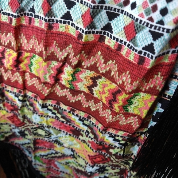 $ Love tease open dress cardigan lined with black fringe. Size S - Picture 9 of 11